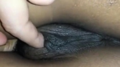 JAMAICAN GAL RUBBING FOR PUSSY