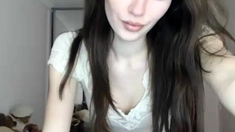 Brunette Solo Webcam Masturbation