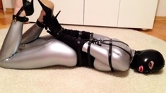 Amateur CDin latex dildoing