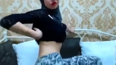 Sexy Paki Slut On Cam!